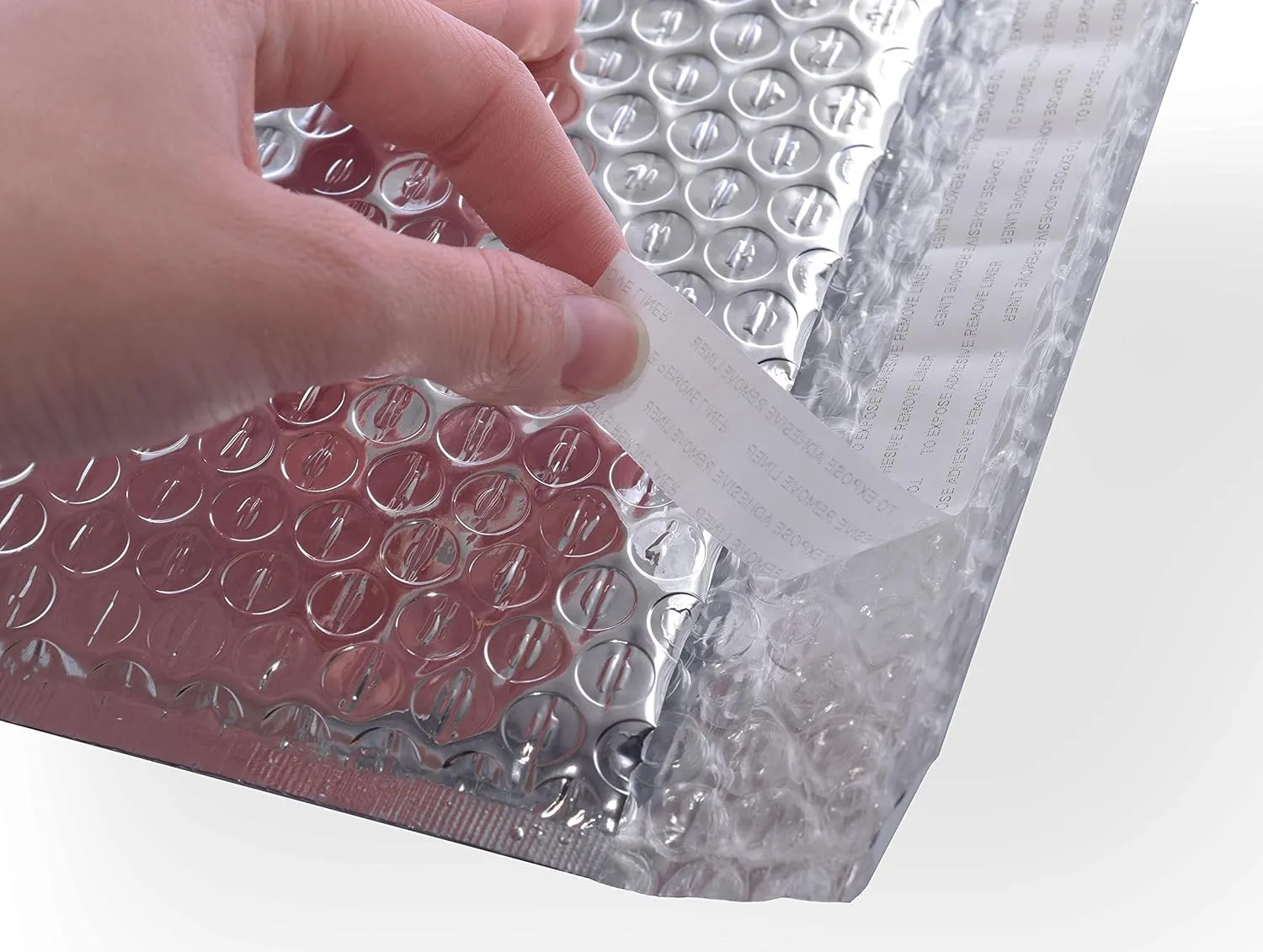 100pcs Thermal Insulated Bubble Mailers 8x11 in Self sealing thermal insulated envelopes made of reflective metallized bubble for cold shipping. Lightweight. Keep cool shield - MADE IN USA