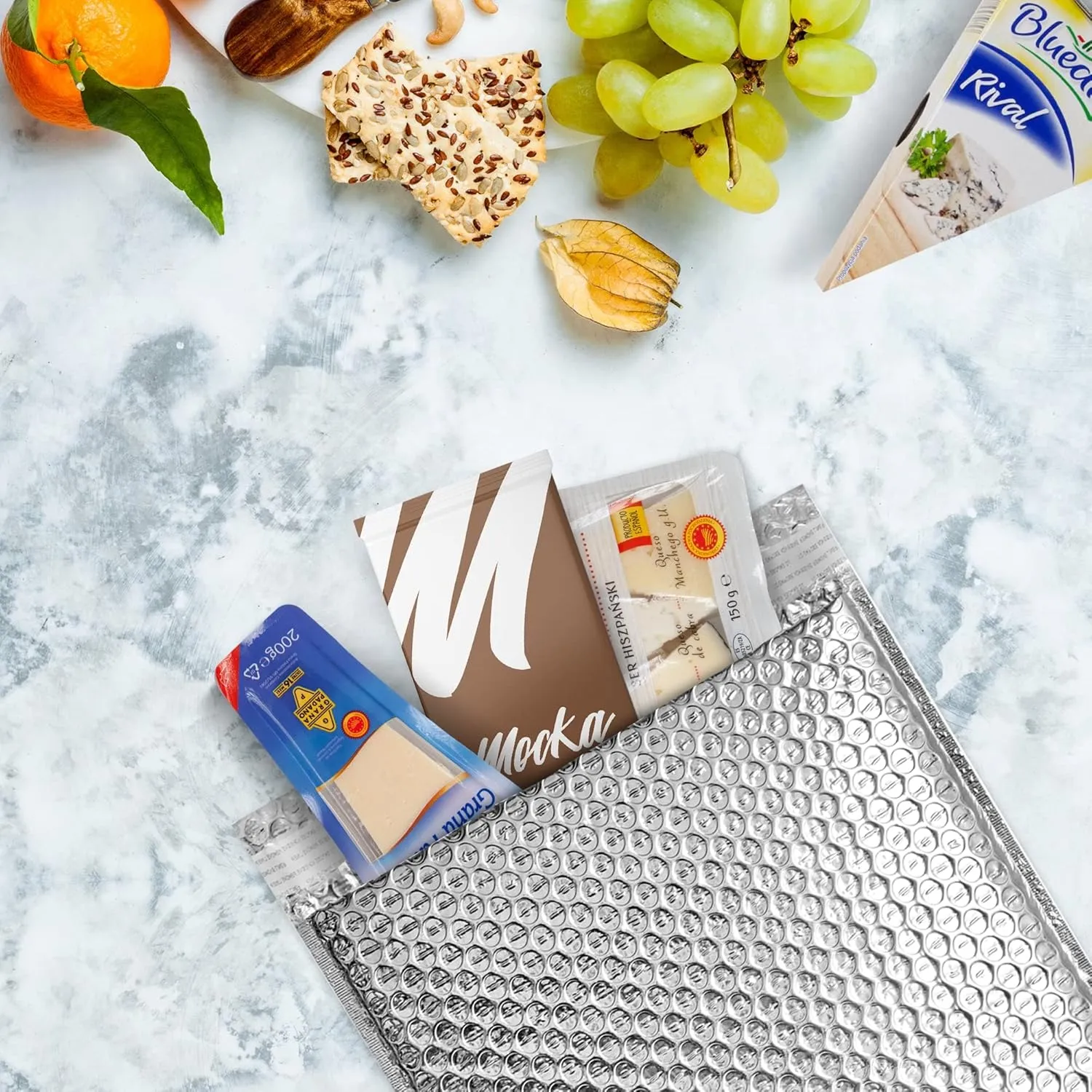 100pcs Thermal Insulated Bubble Mailers 8x11 in Self sealing thermal insulated envelopes made of reflective metallized bubble for cold shipping. Lightweight. Keep cool shield - MADE IN USA