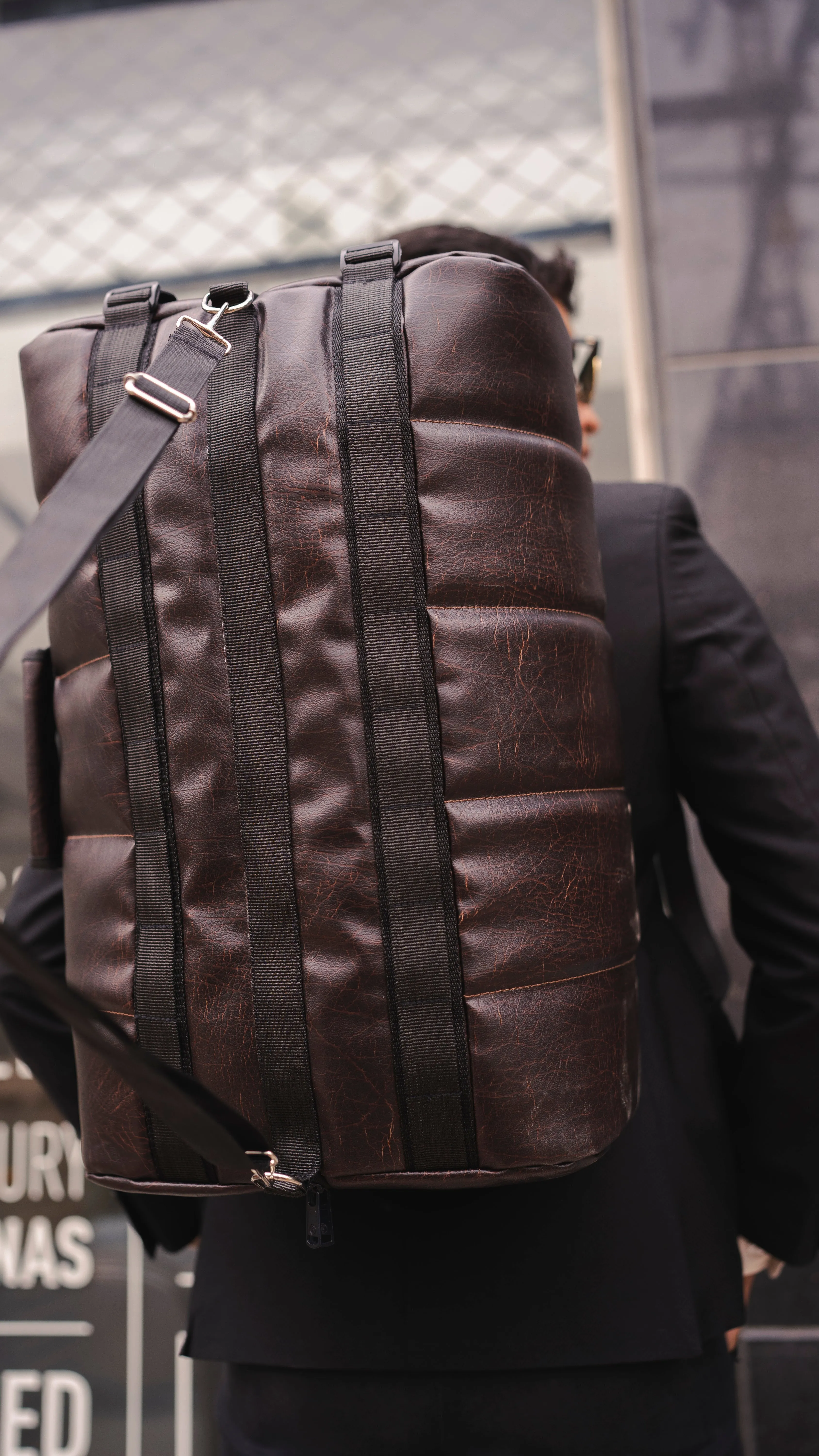 2 in 1 Sandwich Style Duffle Rucksack Textured Brown //