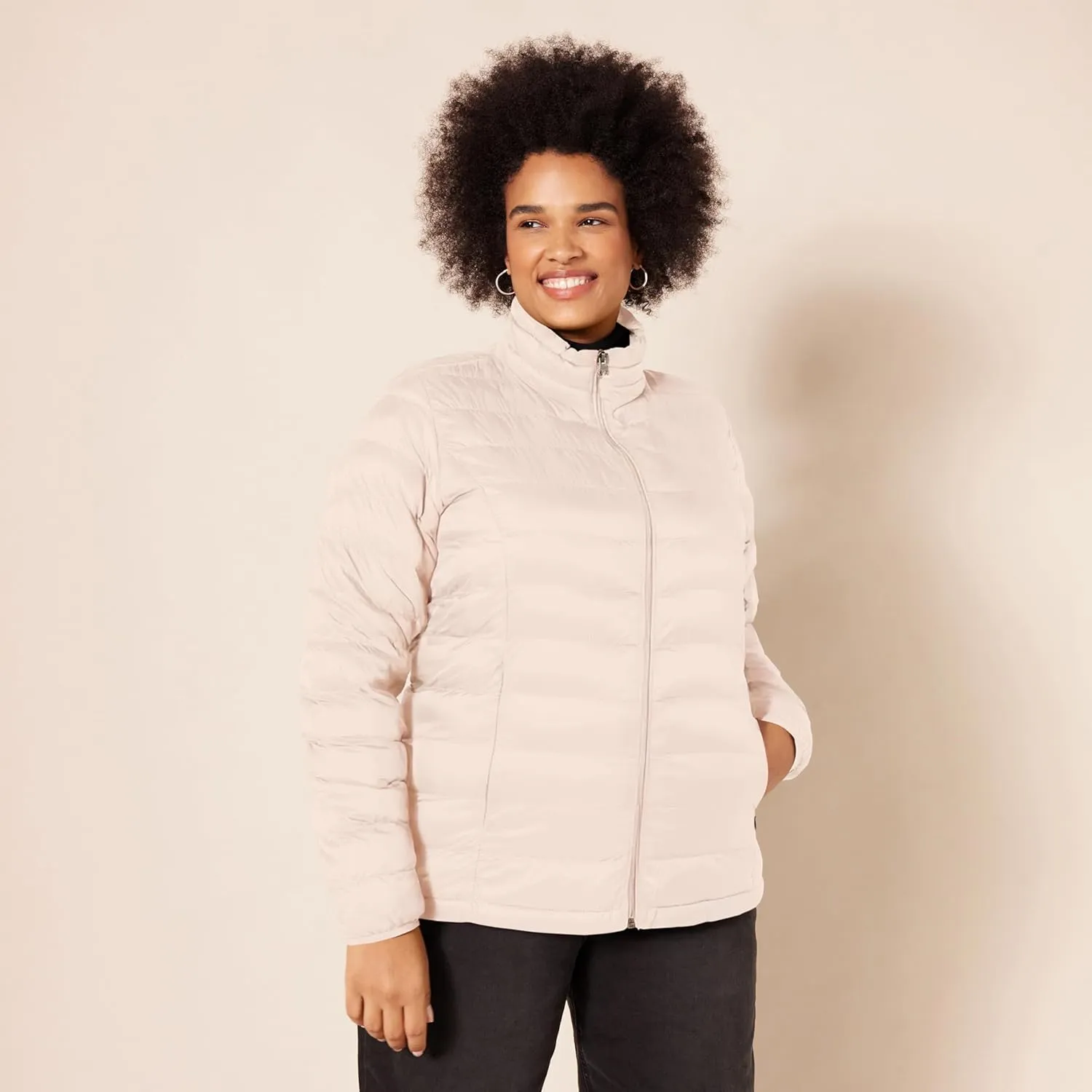 Amazon Essentials Women's Lightweight Long-Sleeve Water-Resistant Packable Puffer Jacket (Available in Plus Size)