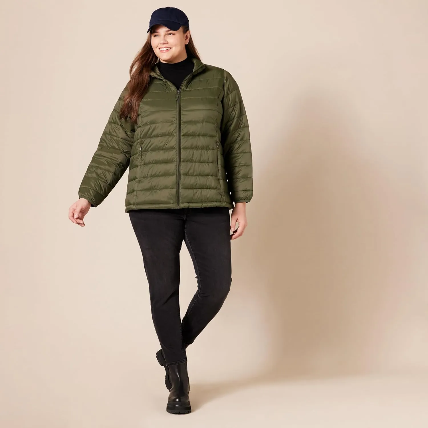Amazon Essentials Women's Lightweight Water-Resistant Packable Puffer Jacket (Available in Plus Size)