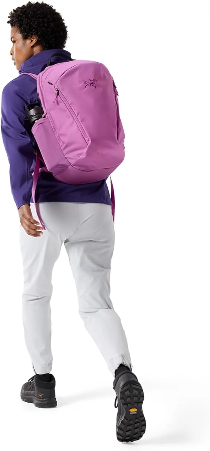 Arc'teryx Mantis 26 Backpack | Highly Versatile 26L Daypack | Alpenglow, One Size