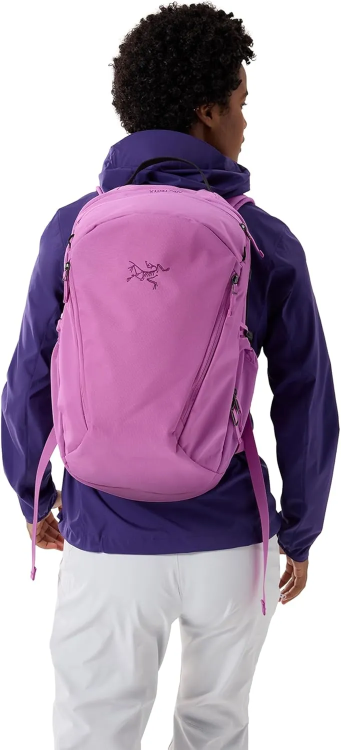 Arc'teryx Mantis 26 Backpack | Highly Versatile 26L Daypack | Alpenglow, One Size