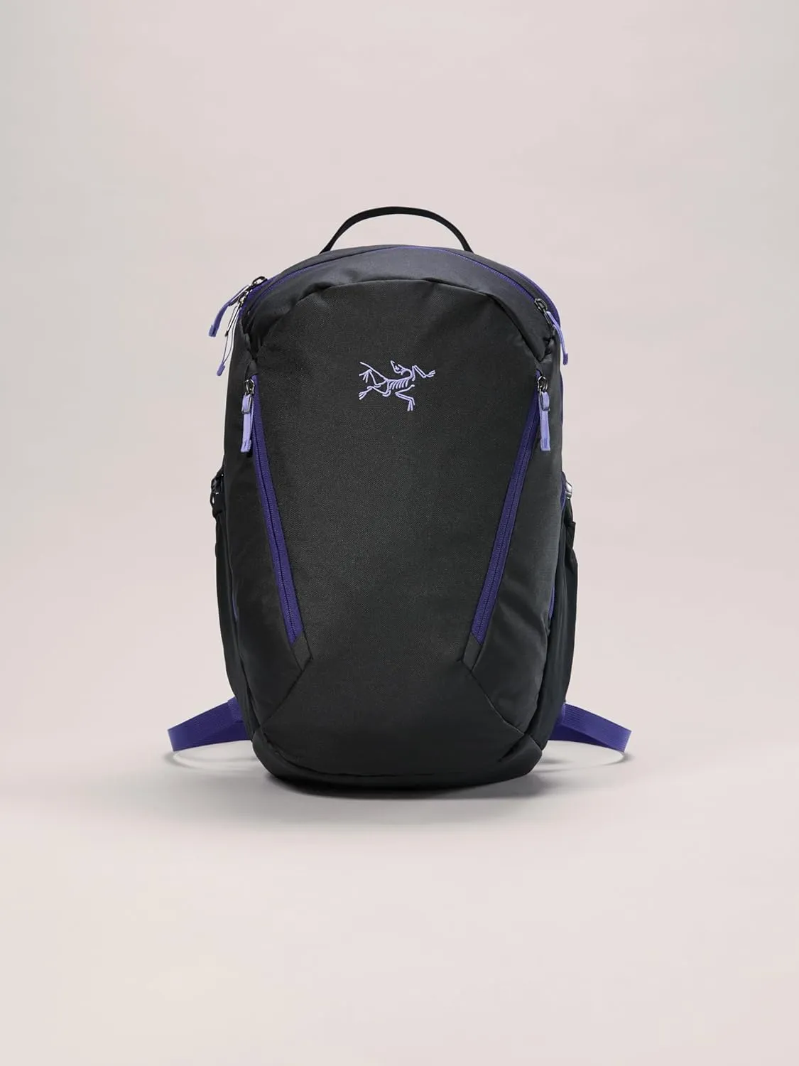 Arc'teryx Mantis 26 Backpack | Highly Versatile 26L Daypack | Black/Soulsonic, One Size