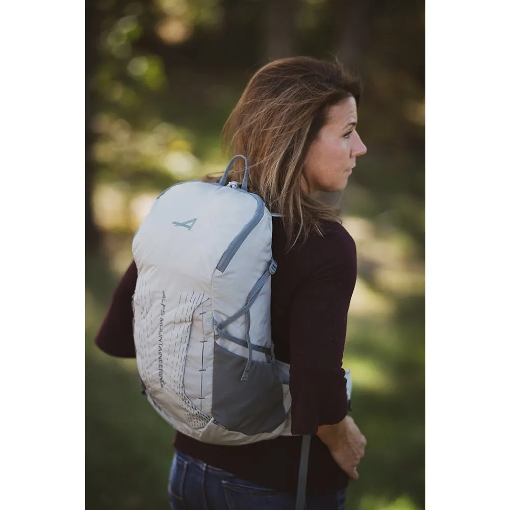 CANYON 20L BACKPACK