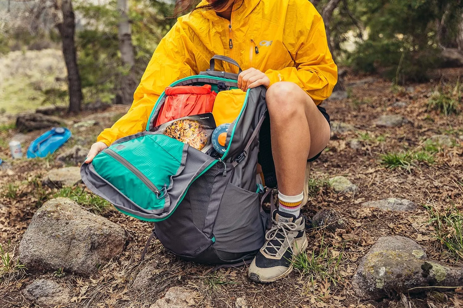 Gregory Jade 28L Women's Day Hiking Backpack, Ventilated Backpanel, Built-In Hydration Attachment for Bladder (Reservoir Not Included), Extra Small/Small, Moab Orange