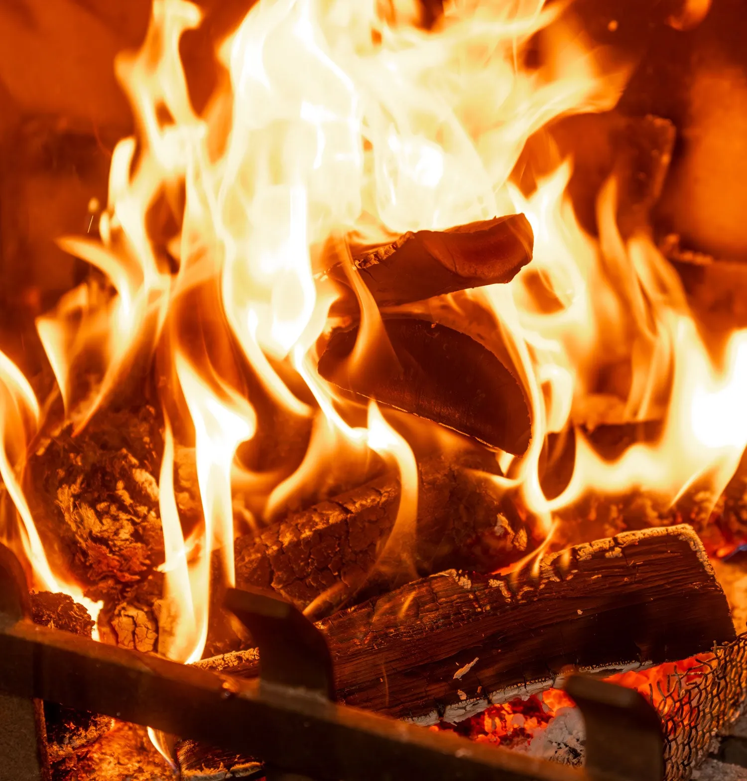 Homefire Kiln Dried Hardwood Logs - Bulk Bag (0.8m3)