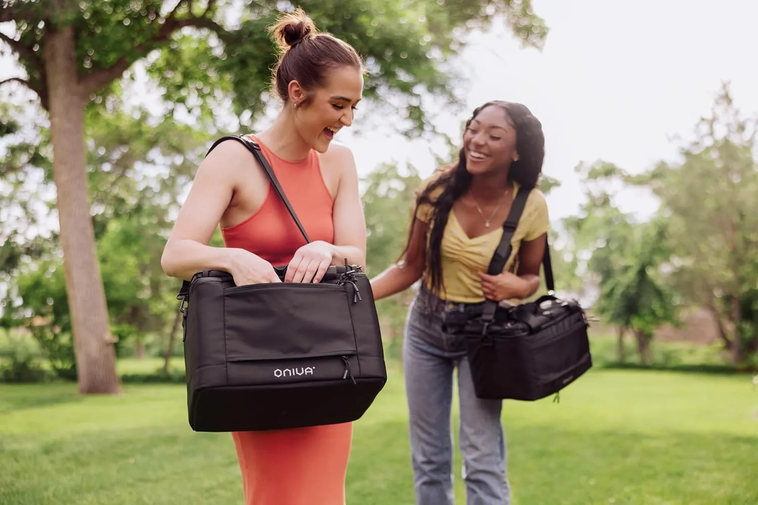 PICNIC TIME Tarana Superthick Cooler Bag with Removable Shoulder Strap, 24 Can Insulated Soft Cooler, Beach Cooler, Insulated Camping Cooler, Picnic Cooler, (Black)