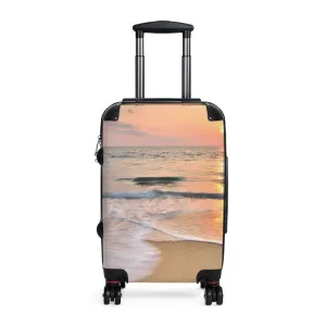 Sunset Imprint 8-Wheel Spinner Suitcase: Travel in Style